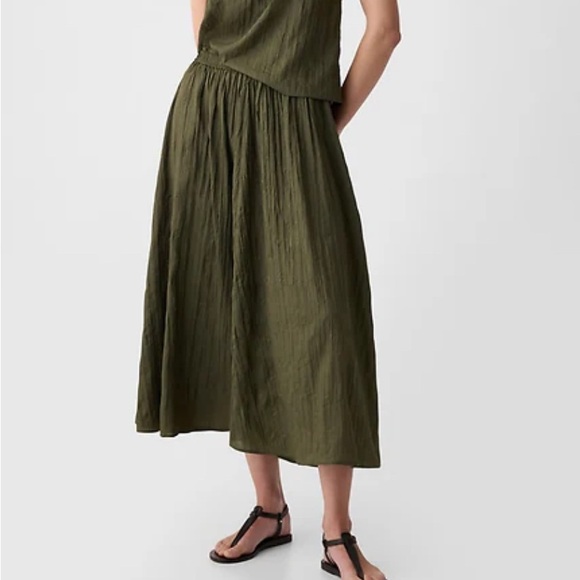 Max Studio Dresses & Skirts - MAX STUDIO Moss Green crinkled Gathered Midi Skirt  Pockets Lagenlook Sz  Large